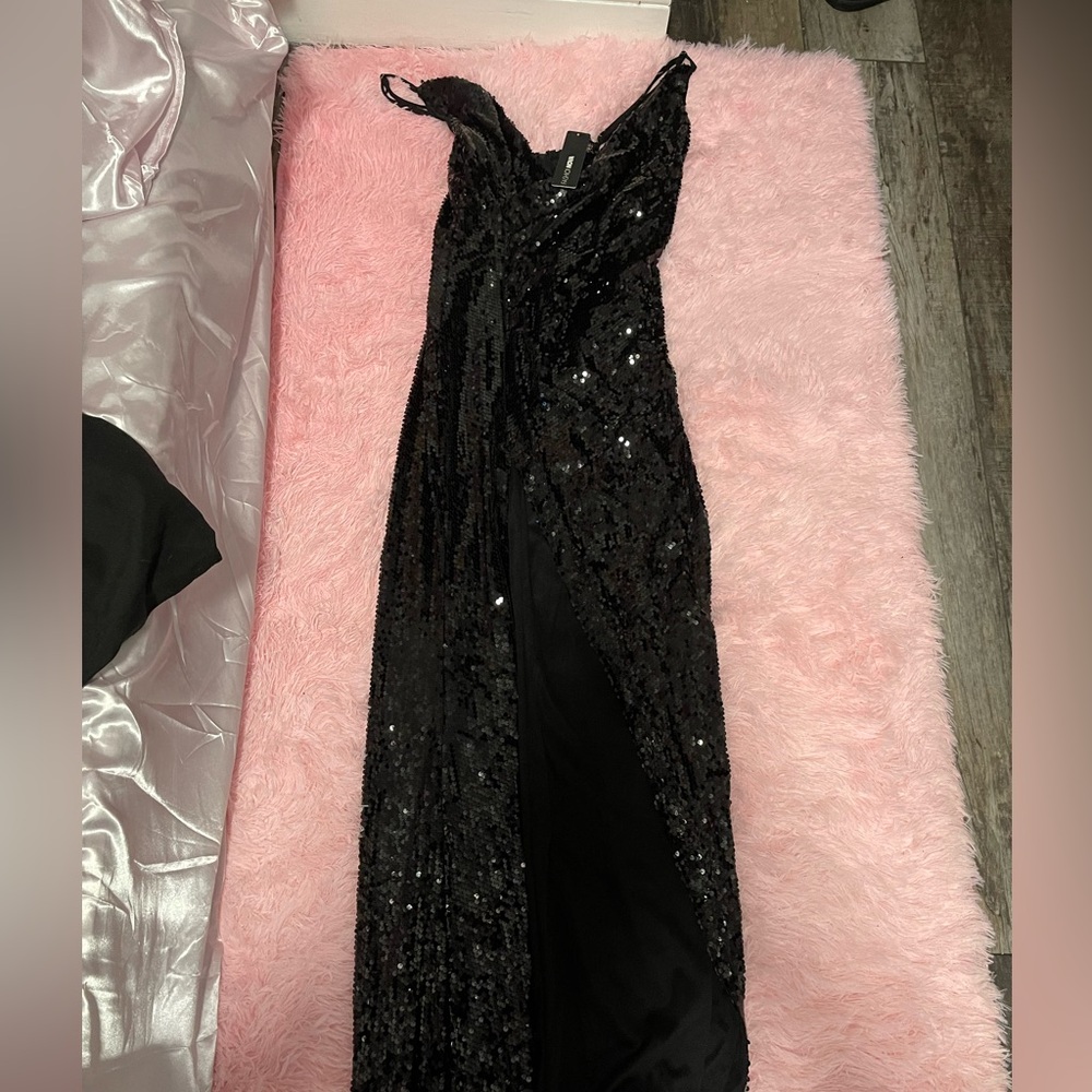 FASHION NOVA DRESS - Picture 2 of 4